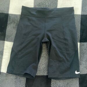 Girls Nike biker shorts size L